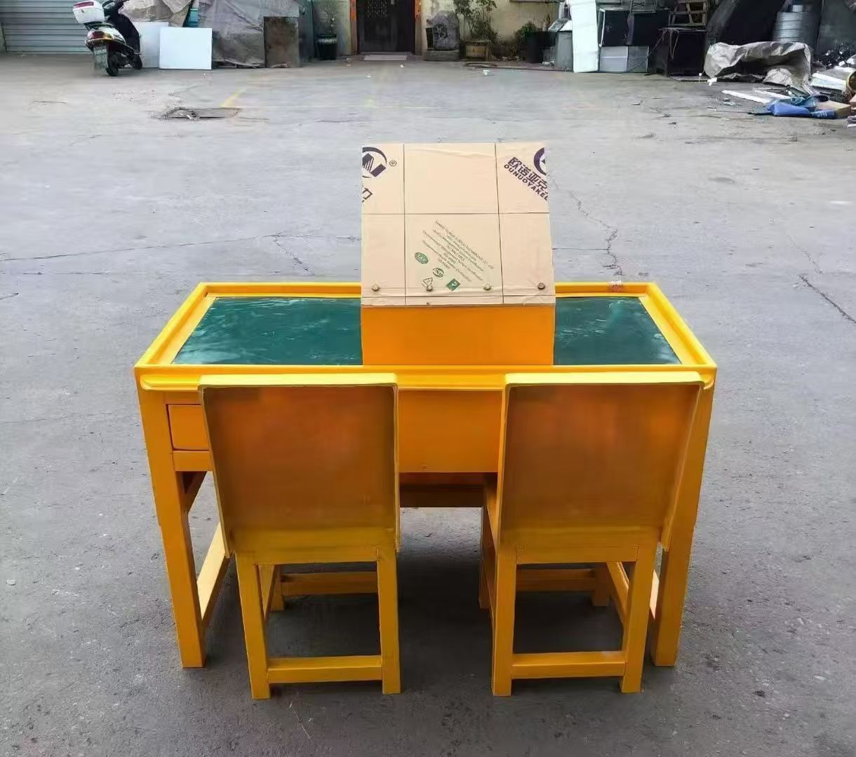 荆门防静电导通桌井下煤矿火工品发放桌：危险品流转的安全守护者
